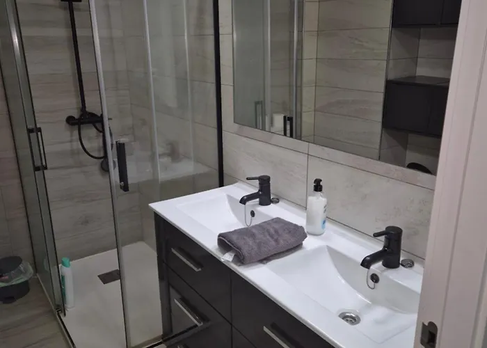 Centrum F Apartman *