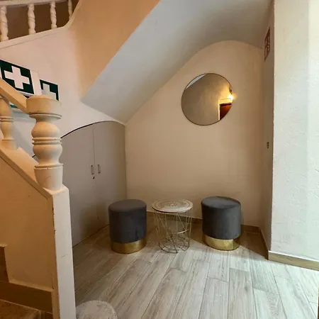 Centrum F アパート *